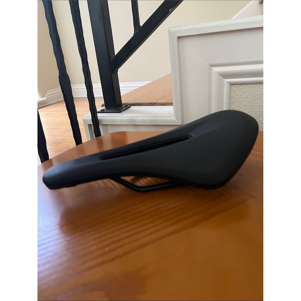 Selle Royal Black Bicycle Seat Comfort Groove STX